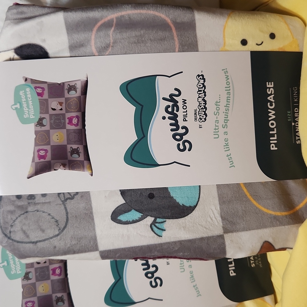SQUISHMALLOWS ultra Soft Pillow Cases  Each Comes With A SMALL SQUISHMALLOW. - Picture 2 of 16